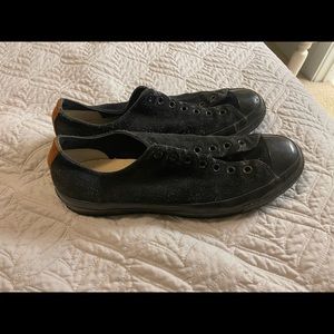 Very nice pair of chuck taylor converse. Barely worn.